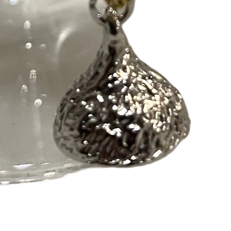 Silver Kiss Charm