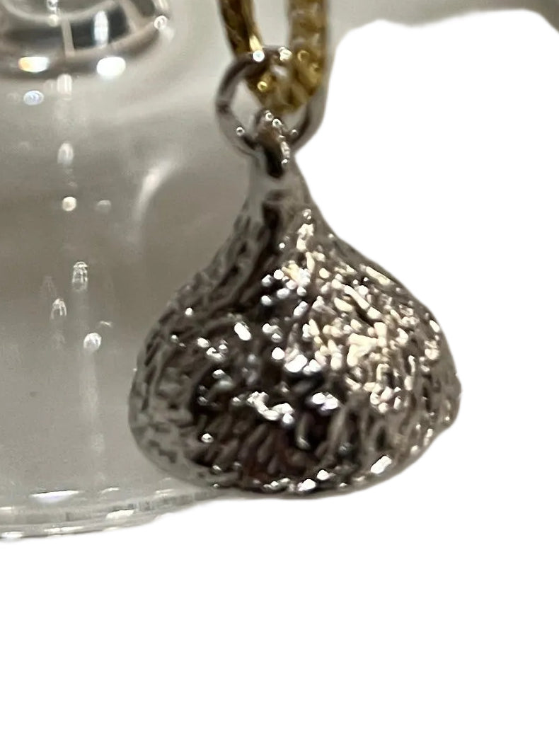 Silver Kiss Charm